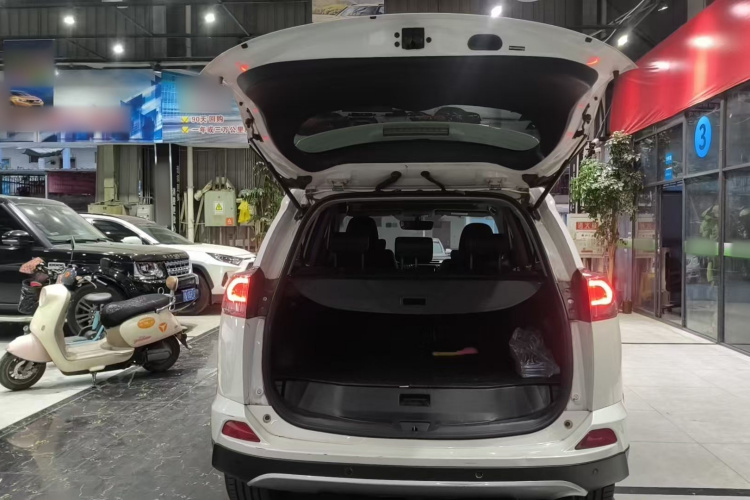 RAV4 2017 #19 RAV4 2017 car image #19