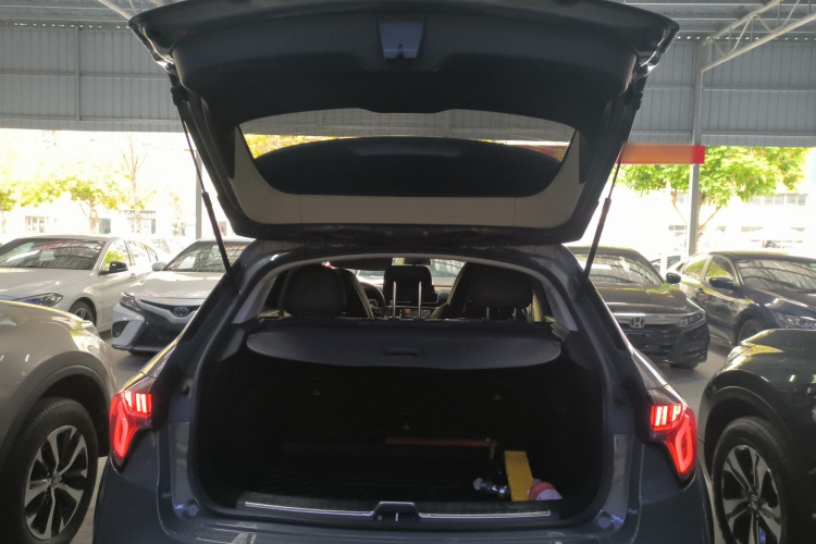 Lynk & Co 02 2019 car image #19