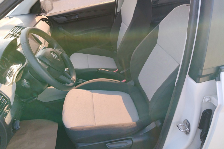 Skoda Fabia 2016 car image #19