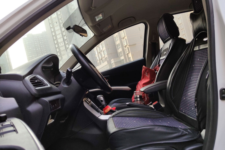 Suzuki S-Cross 2017 immagine di auto #19