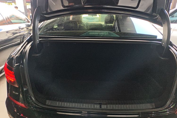 Volkswagen Passat 2019 car image #19