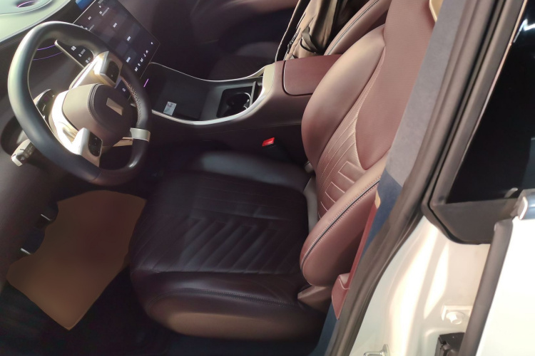 Avatr 11 2023 car image #19