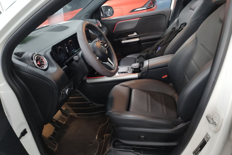 Mercedes-Benz EQA Class 2022 immagine di auto #19