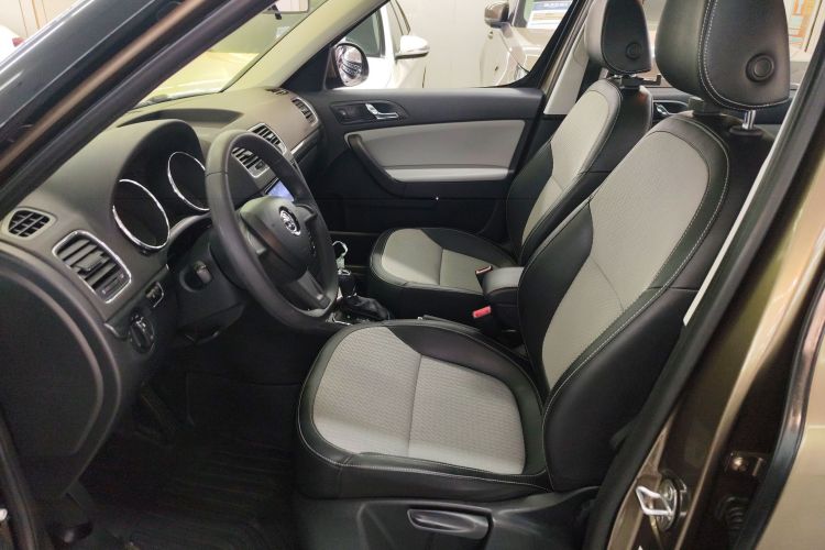 Skoda Yeti 2016 car image #19