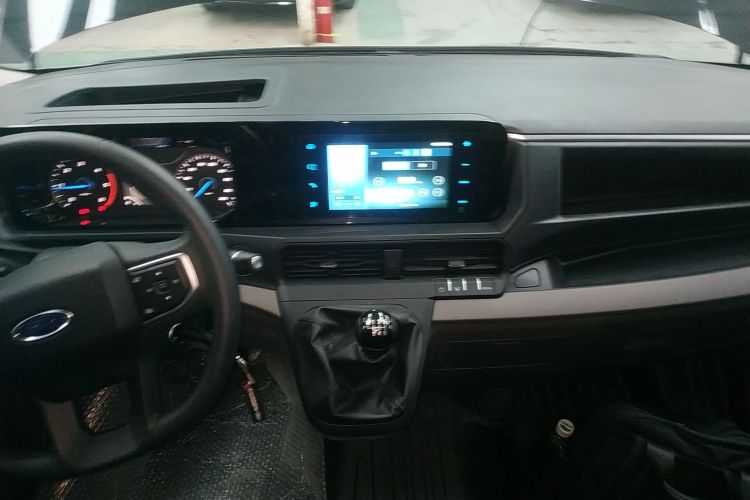 Ford Transit T8 2025 car image #19