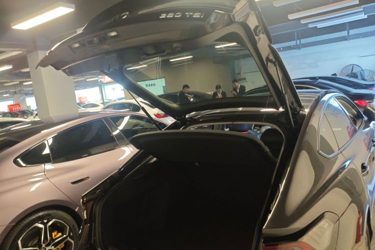 Volkswagen Lamando 2024 immagine di auto #19