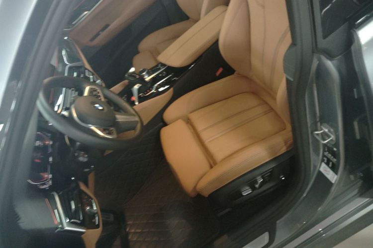 BMW 6 Series GT 2024 #19 BMW 6 Series GT 2024 immagine di auto #19