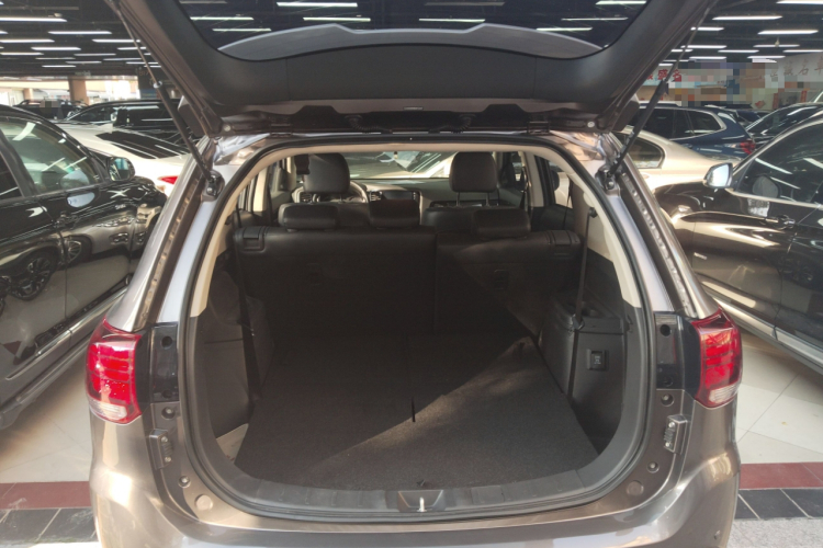 Rolls-Royce 2019 #19 Rolls-Royce 2019 car image #19