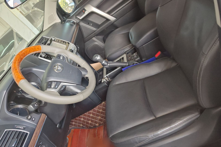 Toyota Land Cruiser Prado 2019 #19 Toyota Land Cruiser Prado 2019 car image #19