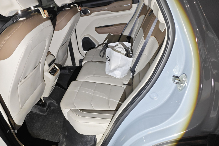 GEELY ICON 2019 car image #19