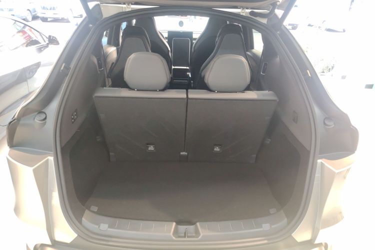 特斯拉 Model Y L 2025 汽车图片 #19