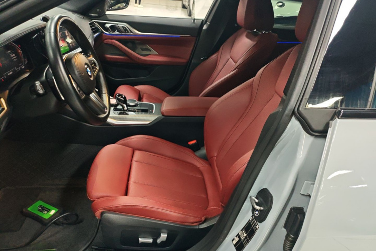 BMW 4 Series 2023 immagine di auto #19