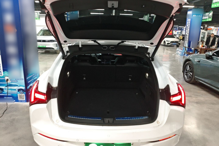 哪吒汽车 哪吒S猎装 2025 #19 哪吒汽车 哪吒S猎装 2025 汽车图片 #19