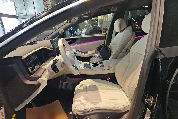 Denza Z9 2024 #19 Denza Z9 2024 car image #19