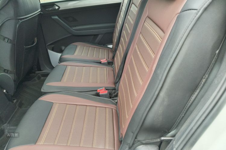 Volkswagen Touran 2017 car image #19