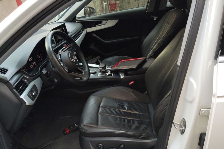 Audi A4L 2019 immagine di auto #19