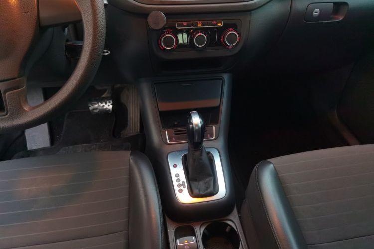Volkswagen Tiguan 2015 #19 Volkswagen Tiguan 2015 car image #19