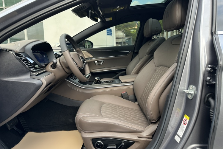 BYD Han 2021 car image #19