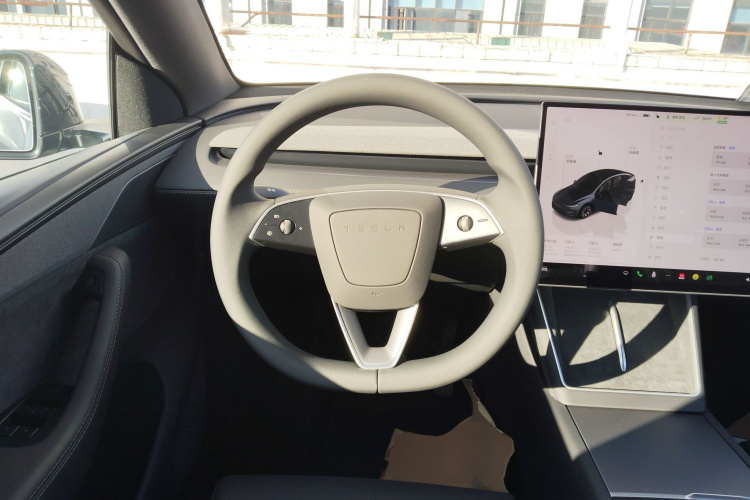 特斯拉 Model Y L 2025 汽车图片 #19