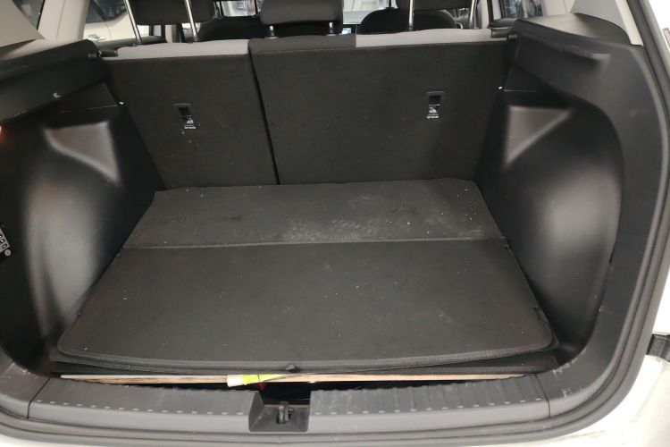 VS5 2025 car image #19