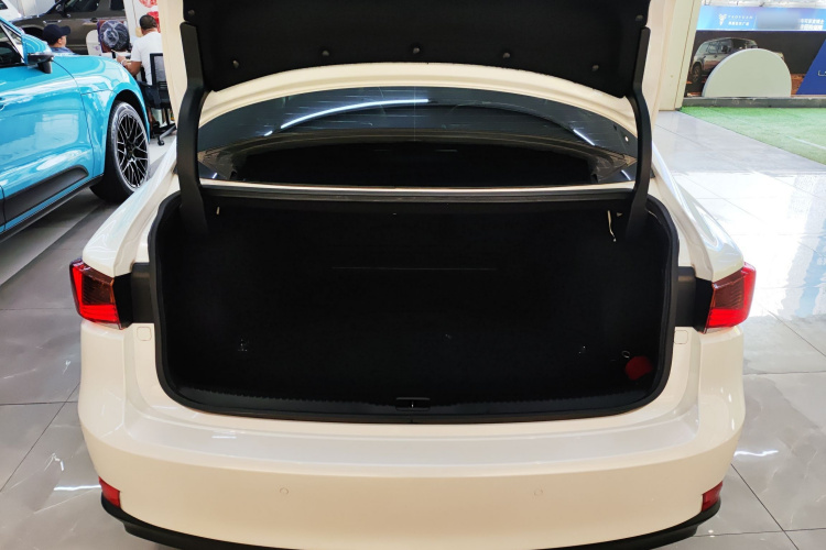 Toyota 2019 car image #19