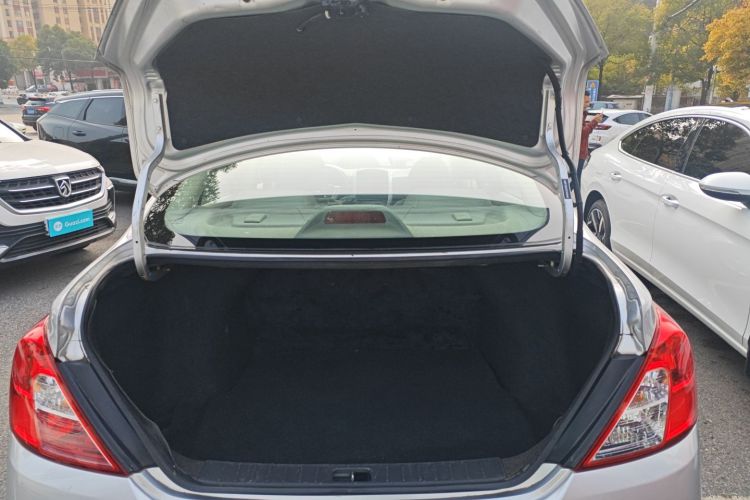 Nissan Sunny 2016 #19 Nissan Sunny 2016 car image #19