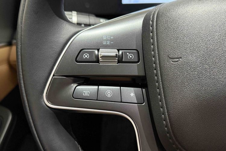 BYD SongL DM-i 2024 #19 BYD SongL DM-i 2024 car image #19