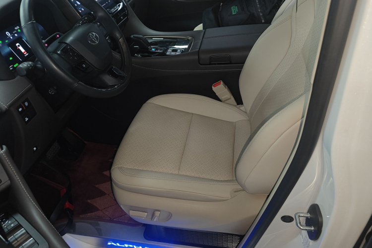 Toyota Alphard 2023 #19 Toyota Alphard 2023 car image #19