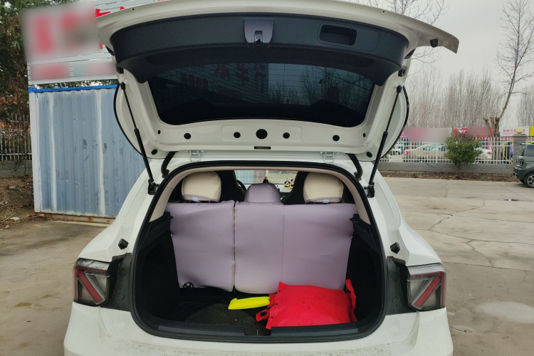 MG 4 EV 2025 car image #19