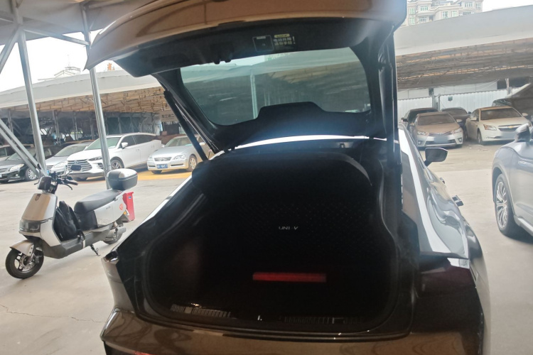 Changan UNI-V 2023 #19 Changan UNI-V 2023 car image #19