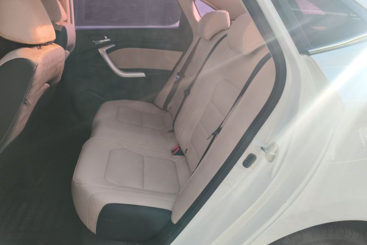 Changan Alsvin V7 2017 car image #19