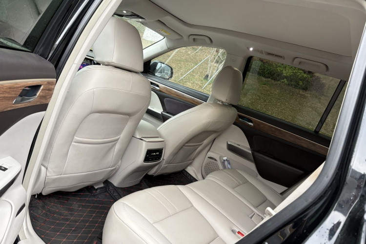 GAC Trumpchi GS8 2017 car image #19