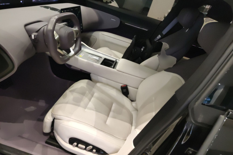 Avatr 12 2024 car image #19