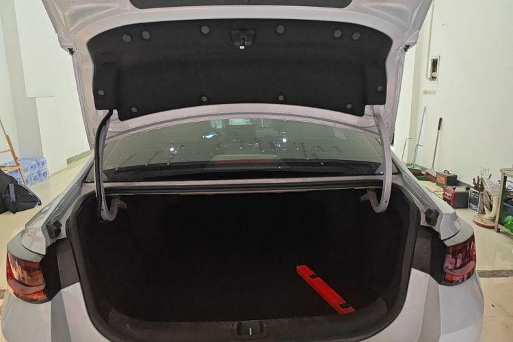 GEELY Emgrand L HiP 2022 car image #19