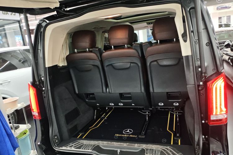 Mercedes-Benz V Class 2022 #19 Mercedes-Benz V Class 2022 car image #19