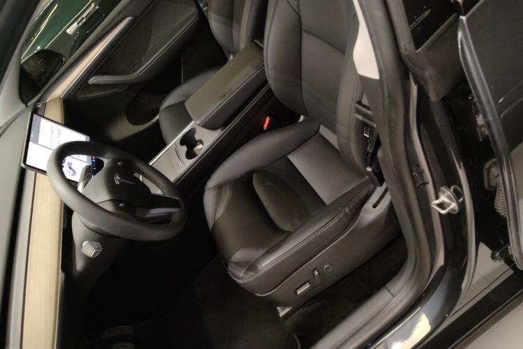 Tesla Model Y 2023 #19 Tesla Model Y 2023 immagine di auto #19