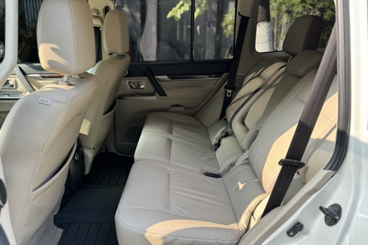 Rolls-Royce 2019 car image #19