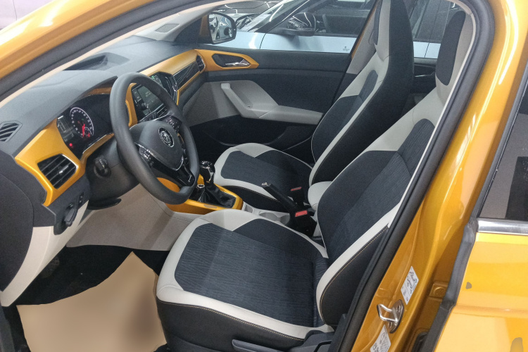Volkswagen T-Cross 2019 car image #19