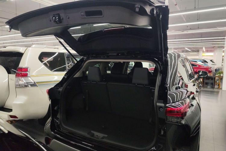 Toyota Highlander 2025 car image #19