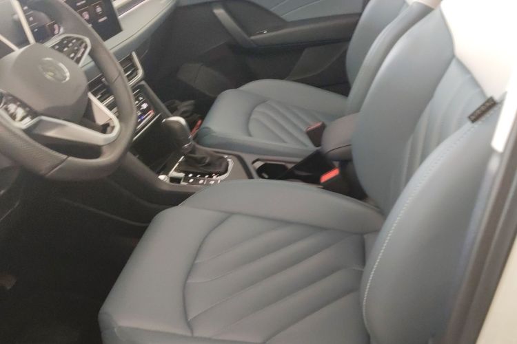 Volkswagen Tharu 2024 car image #19