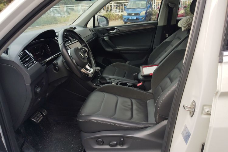 Volkswagen Tiguan L 2021 car image #19