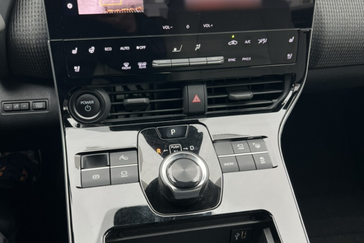 Toyota bZ4X 2022 immagine di auto #19