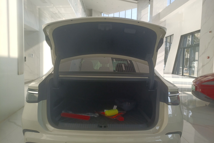 BYD Seal 07 DM-i 2025 car image #19