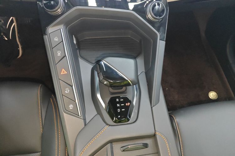 Lynk & Co 06 EM-P 2025 car image #19