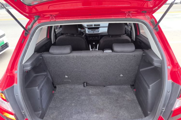Skoda Fabia 2015 car image #19