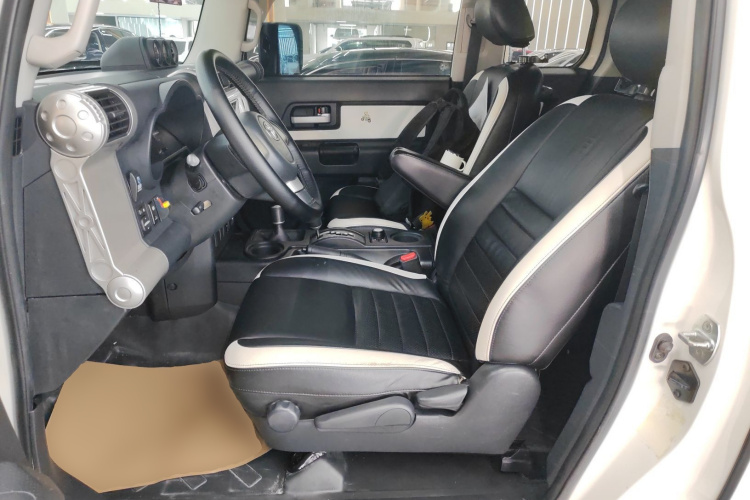 Toyota FJ Cruiser 2018 car image #19