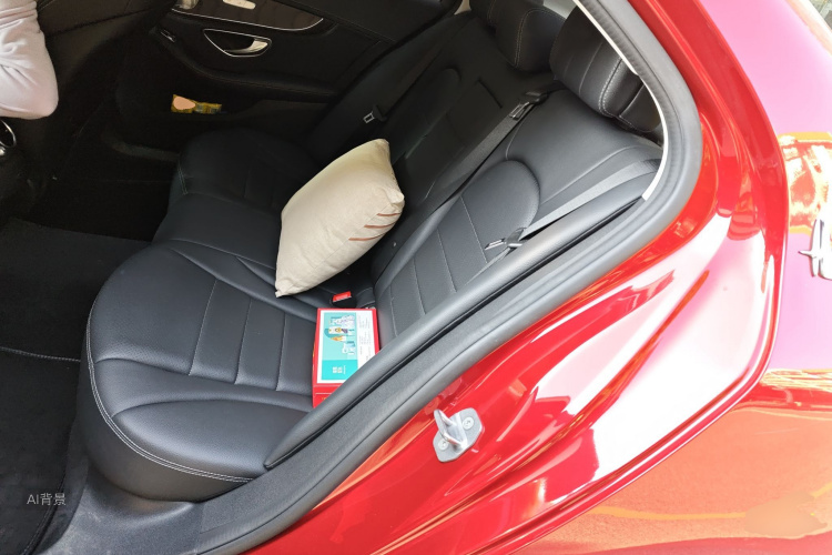 Mercedes-Benz C Class 2018 car image #19