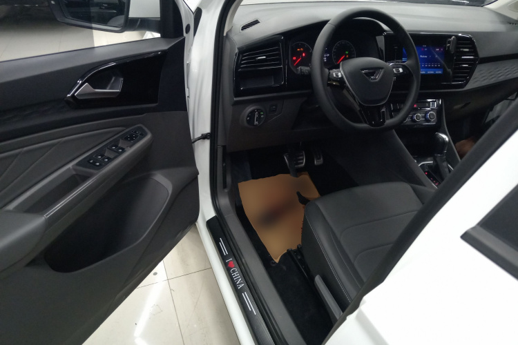 VS5 2020 car image #19