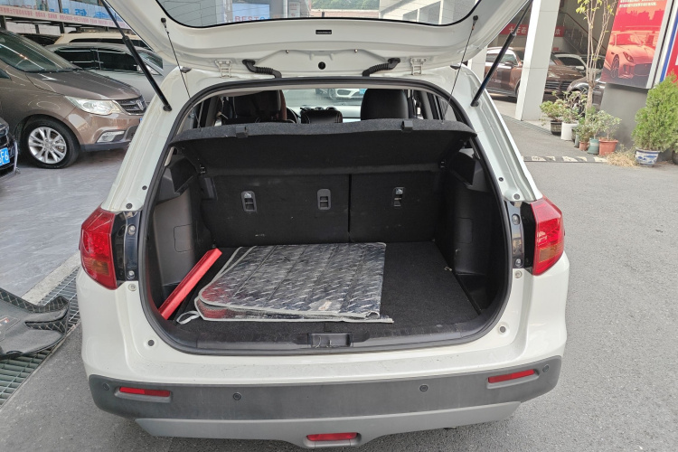 Suzuki Vitara 2016 car image #19