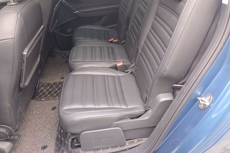 Volkswagen Touran 2018 car image #19